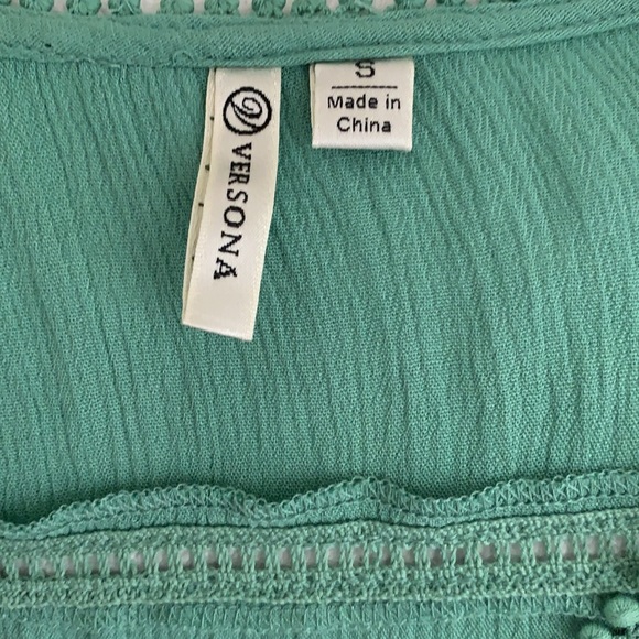 NWOT Versona Green Embroidered Tunic - Picture 2 of 8
